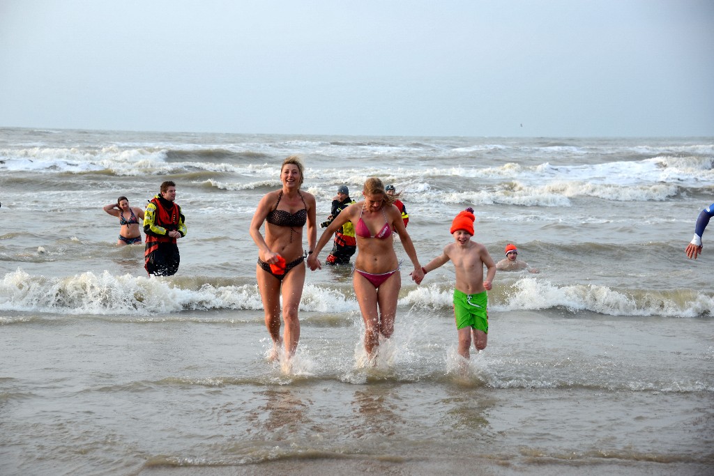 ../Images/Nieuwjaarsduik Nederzandt 2015 123.jpg